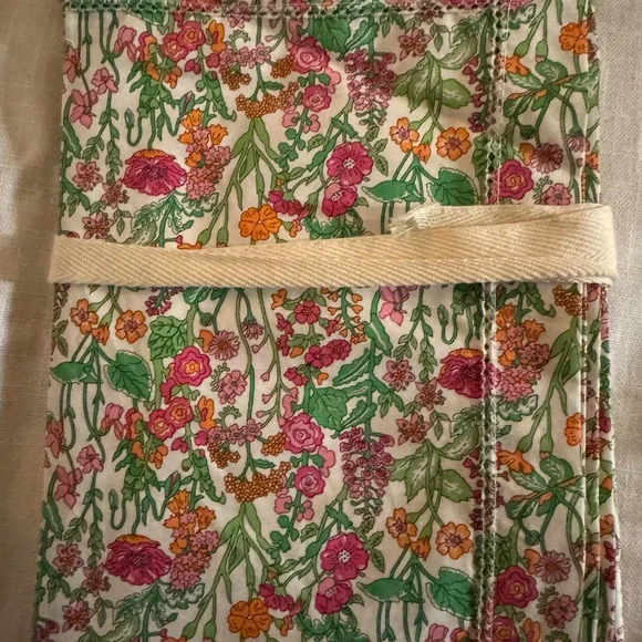 J Crew LIMITED-EDITION SET-OF-FOUR PLACEMATS IN LIBERTY® PRINTS- NWT - Picture 2 of 4